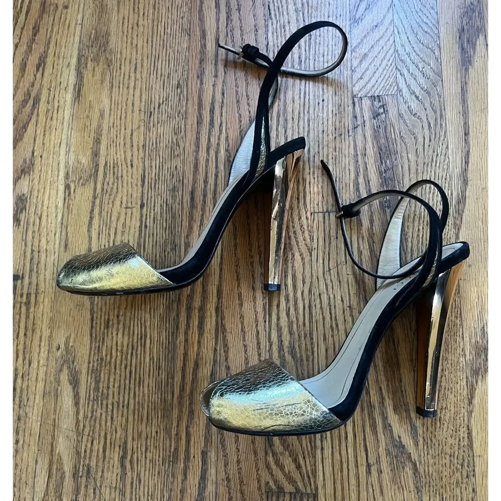 Gucci Gold Leather Peep Toe Heels Shoes  Women's Size EU 37 US 6.5 - Picture 9 of 11